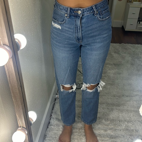 American Eagle Outfitters Denim - AE RIPPED JEANS!